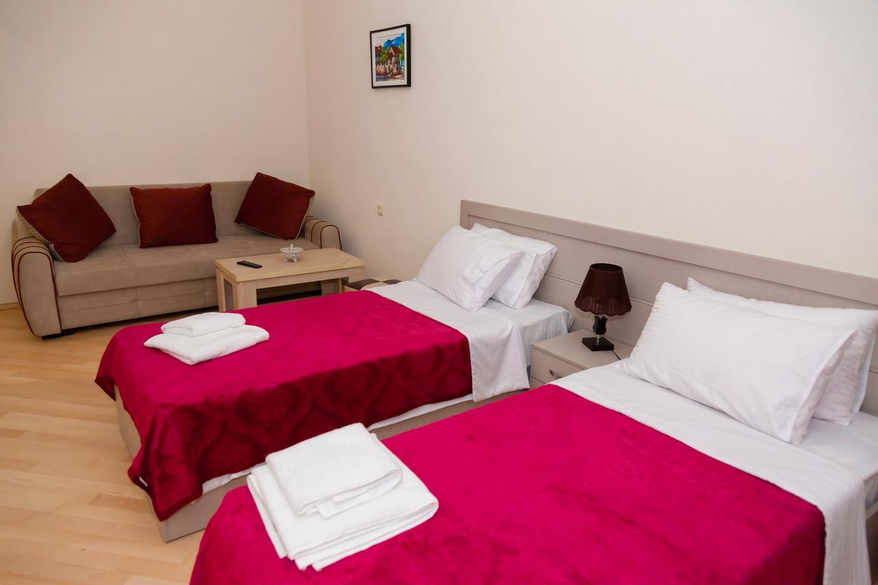 Holiday Rooms Tbilisi Buitenkant foto